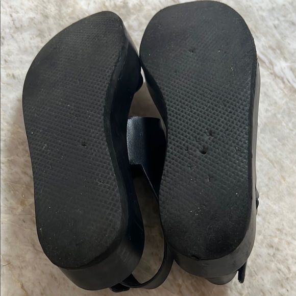 Vince Women's Black Sandals - Picture 4 of 5